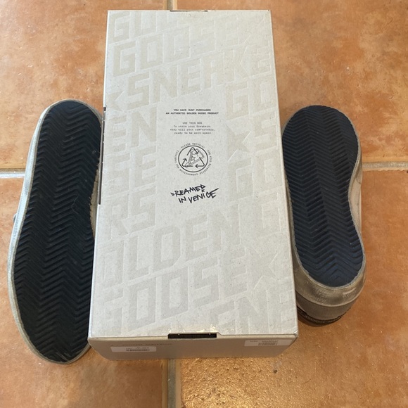 Authentic Golden Goose with box. Size 38 / 7.5 woman's. White leather Black Star - Picture 4 of 4